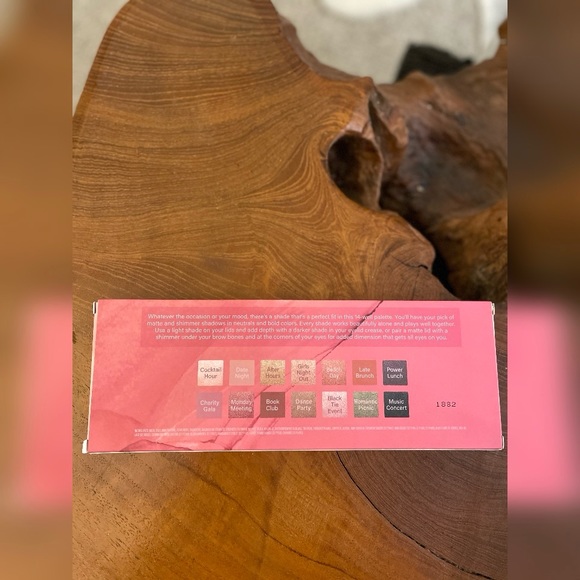 Mally Eyeshadow Palette - Picture 2 of 3